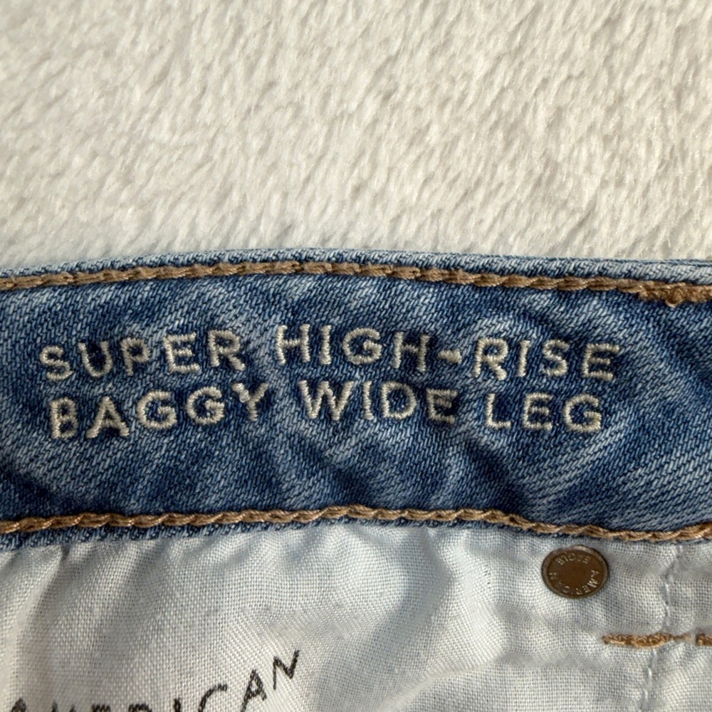 American Eagle 12 Super High Rise Baggy Wide Leg Cargo Stretch Jeans Light Blue - Picture 9 of 16